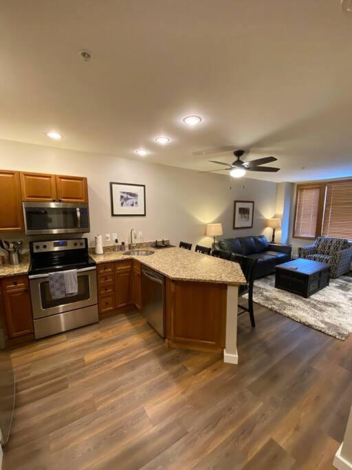 Ski-In/Ski-Out Zephyr 1 Bedroom Condo ווינטר פארק מראה חיצוני תמונה