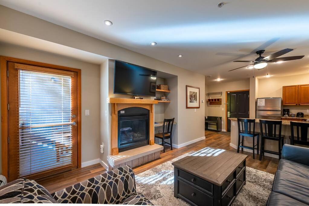 Ski-In/Ski-Out Zephyr 1 Bedroom Condo ווינטר פארק מראה חיצוני תמונה