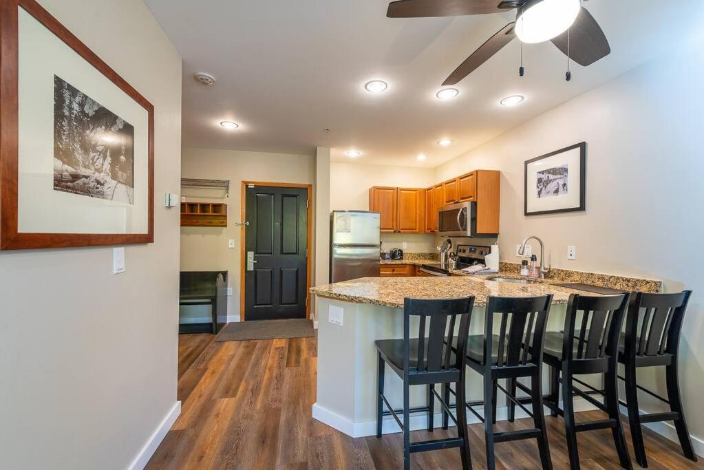 Ski-In/Ski-Out Zephyr 1 Bedroom Condo ווינטר פארק מראה חיצוני תמונה
