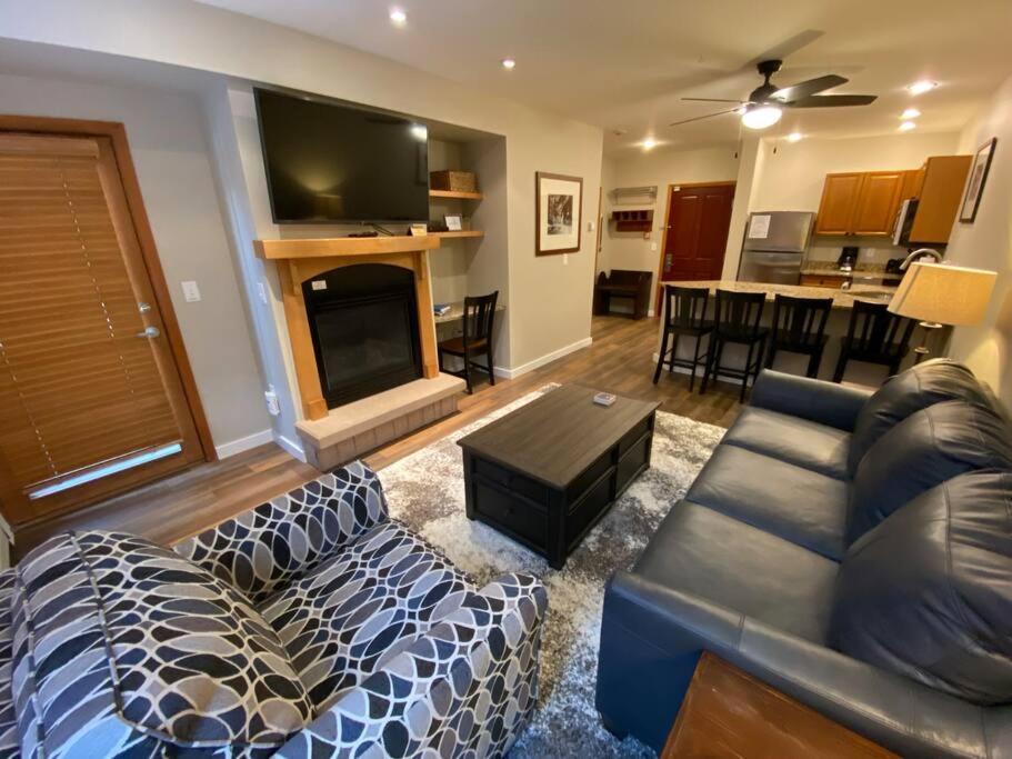 Ski-In/Ski-Out Zephyr 1 Bedroom Condo ווינטר פארק מראה חיצוני תמונה