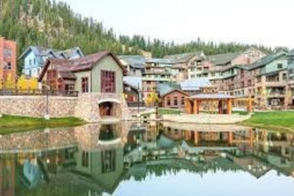 Ski-In/Ski-Out Zephyr 1 Bedroom Condo ווינטר פארק מראה חיצוני תמונה